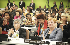 Presidentti Tarja Halonen naisten poliittista osallistumista käsittelevässä kokouksessa New Yorkissa 19. syyskuuta 2011. Copyright © Tasavallan presidentin kanslia 